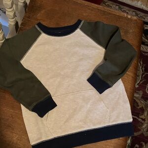 Garanimals 5T kids Crewneck Sweater - Cream and Dark Green and blue